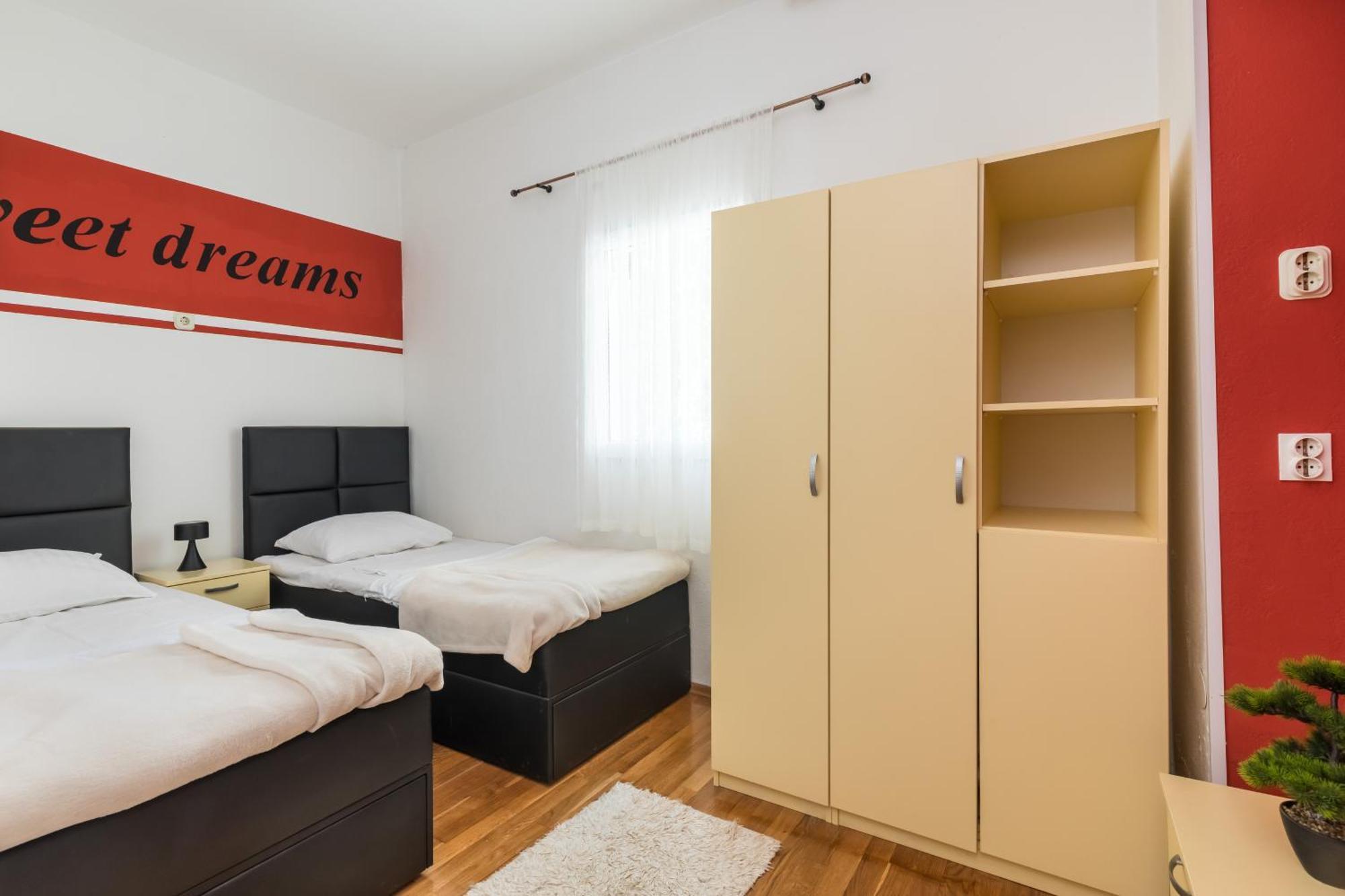 Sweet Dreams Apartment Sutivan Exterior photo